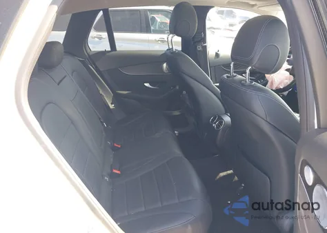 2016 Mercedes-Benz Glc 300 z USA, uszkodzony, nr VIN WDC0G4JB6GF017020